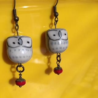 Sample pair of earrings you can make at the class